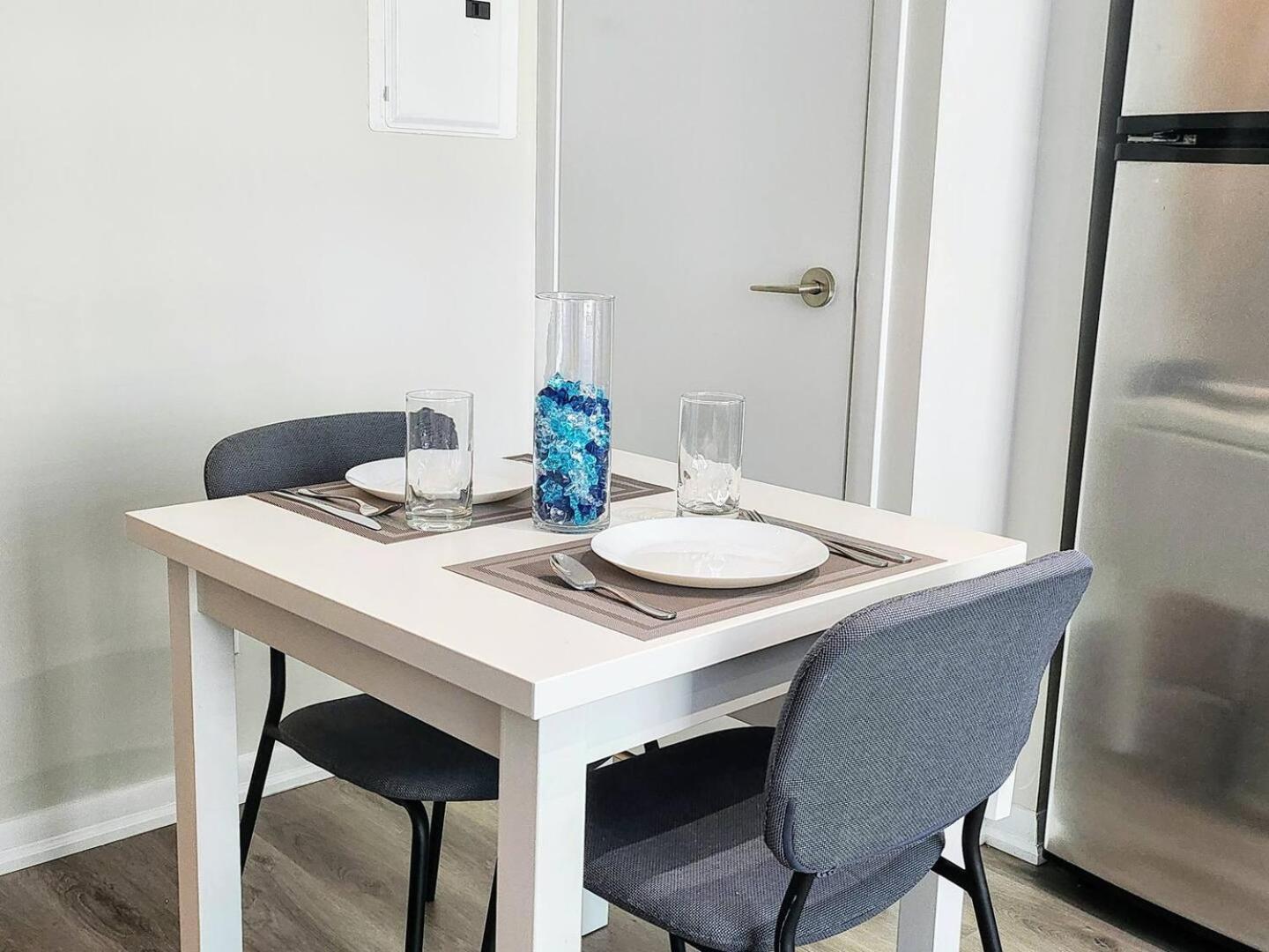 Luxury Suites Steps To Cn Tower تورونتو المظهر الخارجي الصورة
